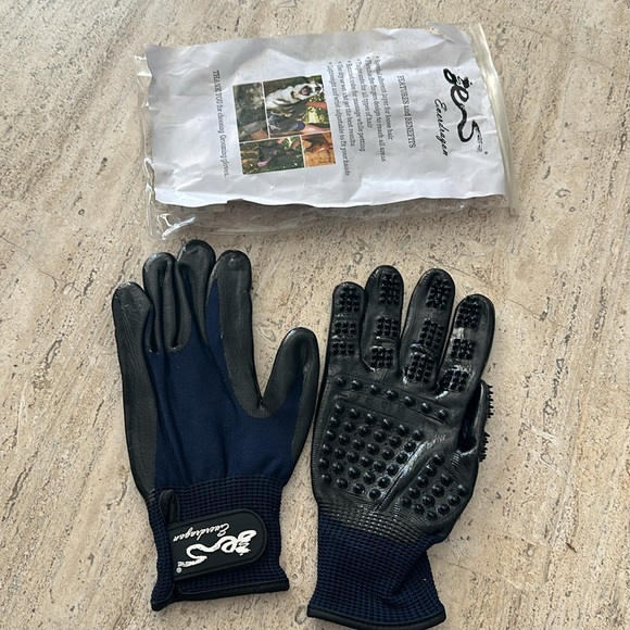 PET GROOMING GLOVES Dogs, cats, short/long fur or other pets ONE SIZE FITS MOST - Picture 2 of 11